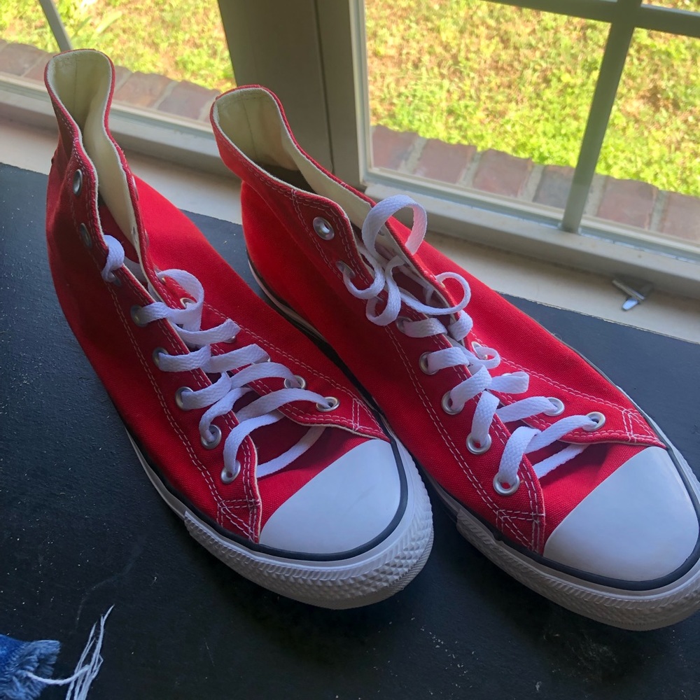 Red converse size 10 WITH BOX